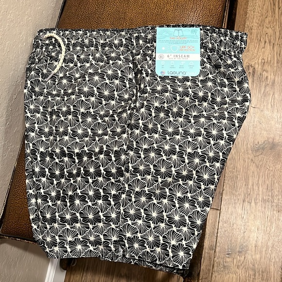 Brand New Laguna Swimwear UPF 50+ Relaxed Fit Quick Dry Shorts does Land or Sea! - Picture 3 of 9